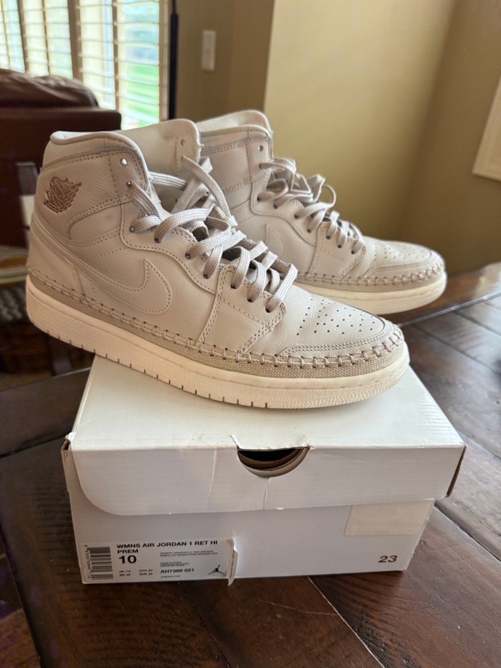 Nike Air Jordan 1 Retro High WMNS - Neutral Cream (Desert Sand), size 10